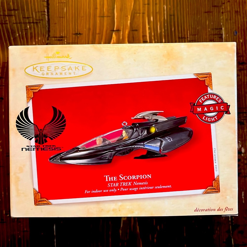 Star Trek Scorpion keepsake ornament. Lights